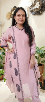 Baby Pink Mul Chanderi Cotton Paisley Embroidered Suit Set with Scalloped Dupatta