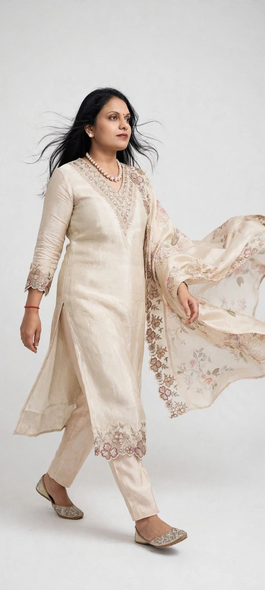 Chandni – Ivory Floral Embroidered Festive Suit Set with Printed Scalloped Dupatta