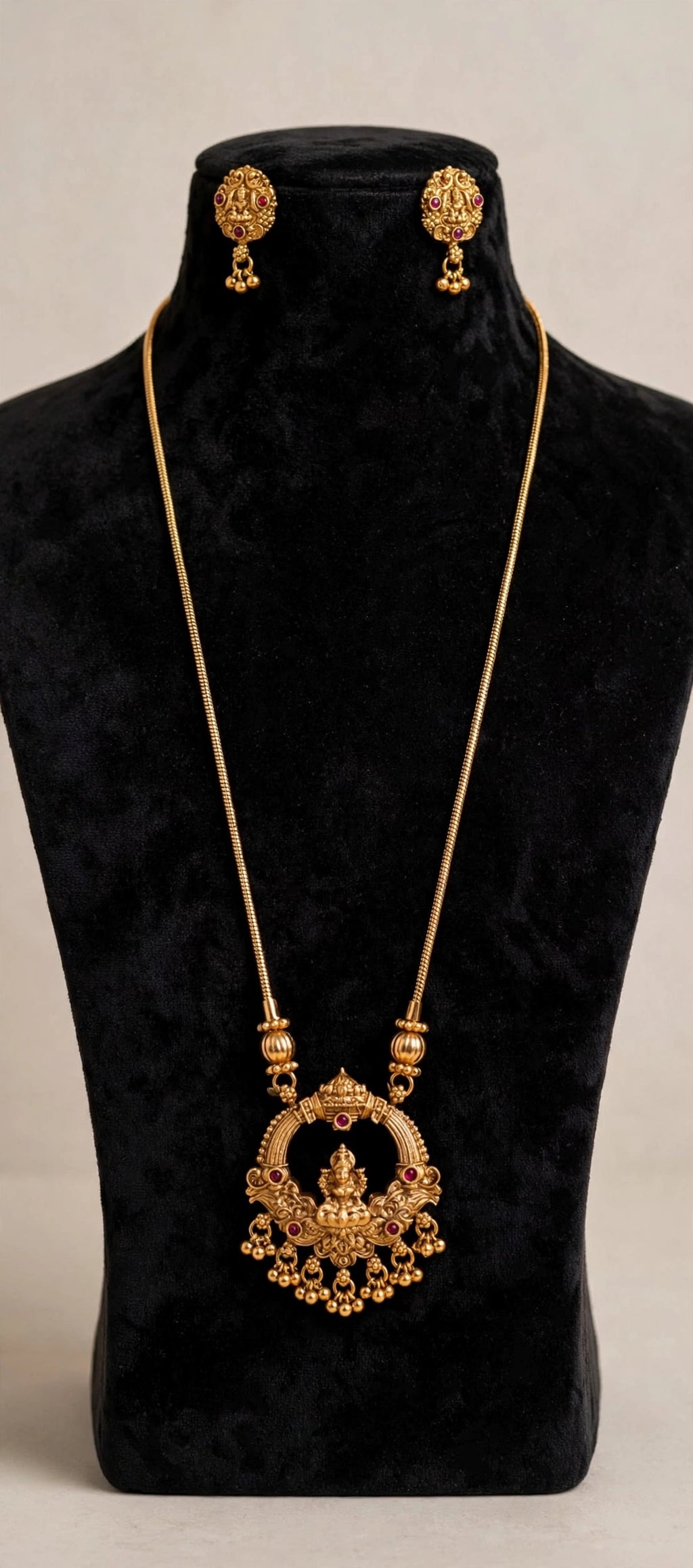 Lakshmi Arch Pendant Long Chain Set