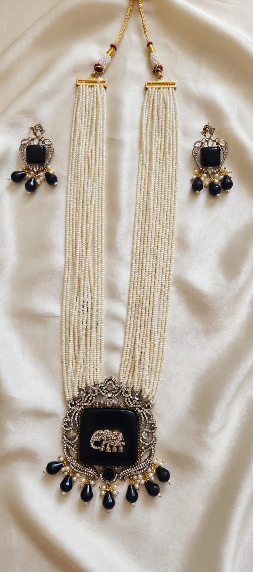Black & Navy Elephant Pendant Pearl Rani Haar Set with Earrings