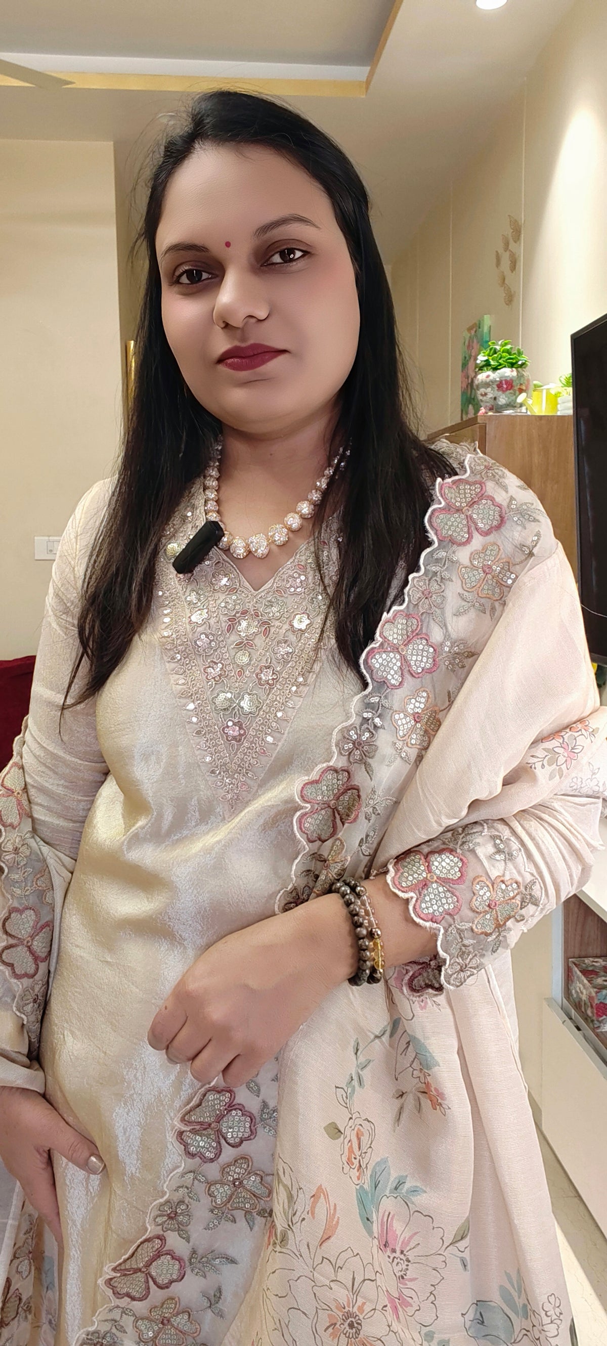Chandni – Ivory Floral Embroidered Festive Suit Set with Printed Scalloped Dupatta